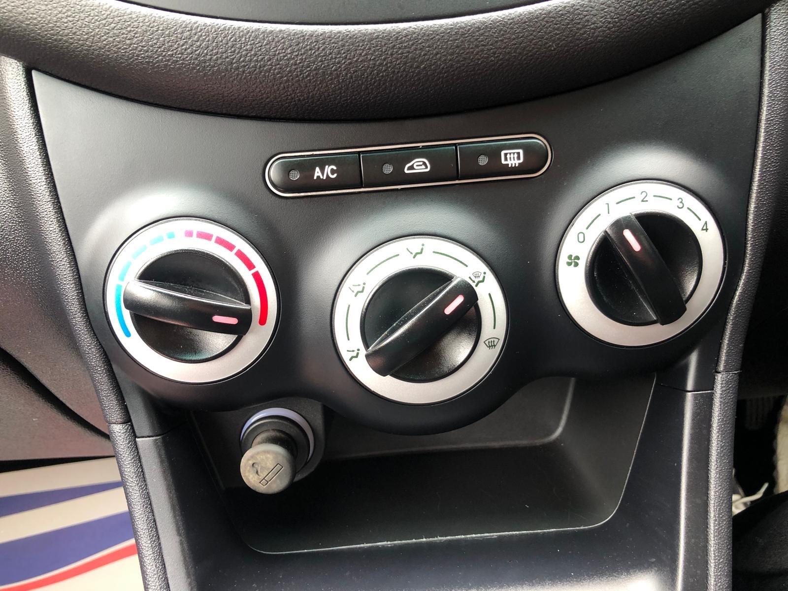 Hyundai i10 - Image 25