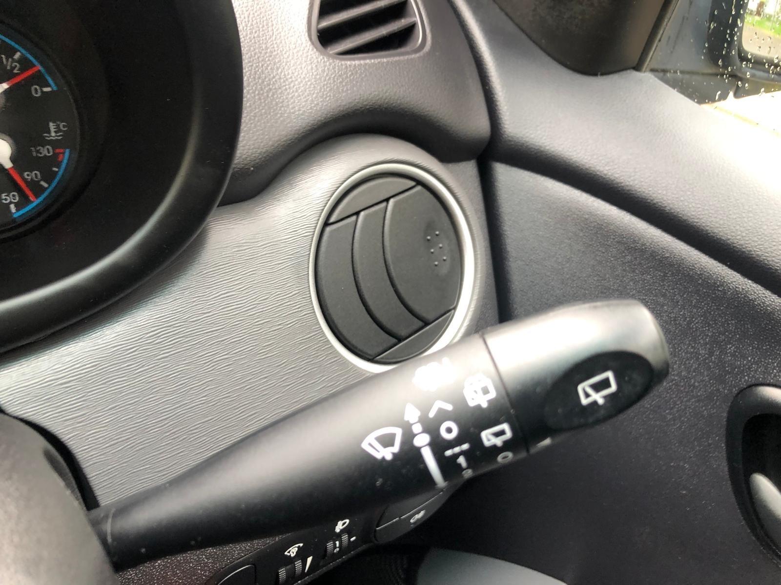 Hyundai i10 - Image 33