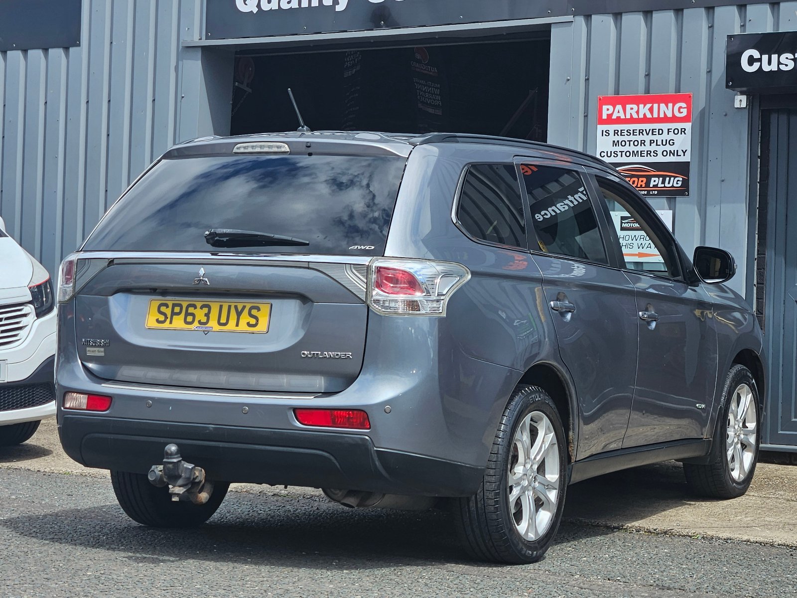 Mitsubishi Outlander - Image 6
