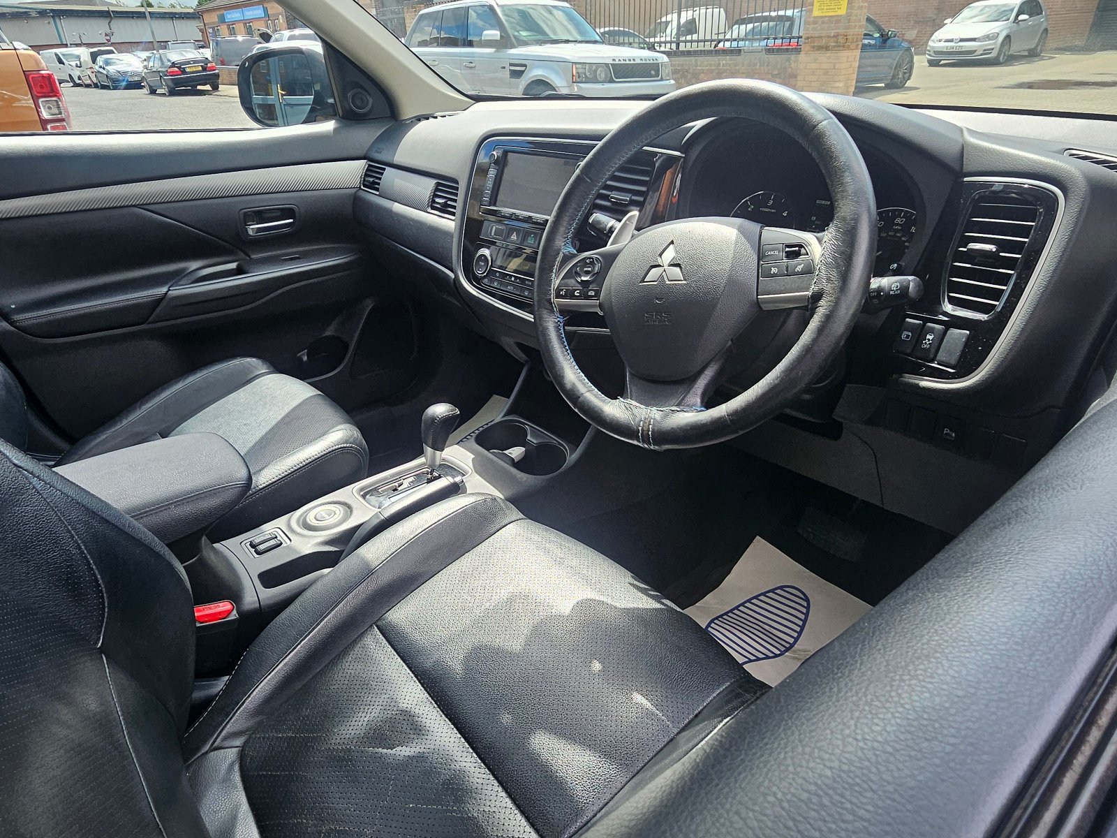 Mitsubishi Outlander - Image 14