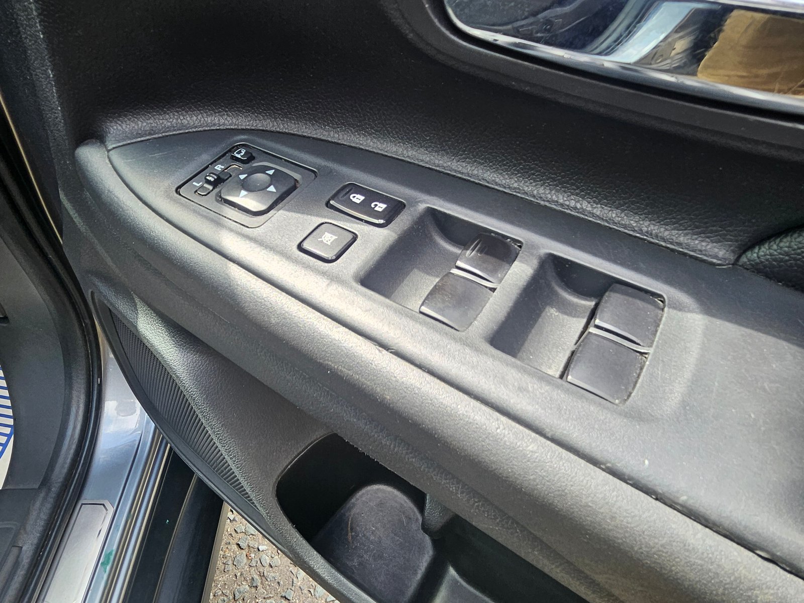 Mitsubishi Outlander - Image 21