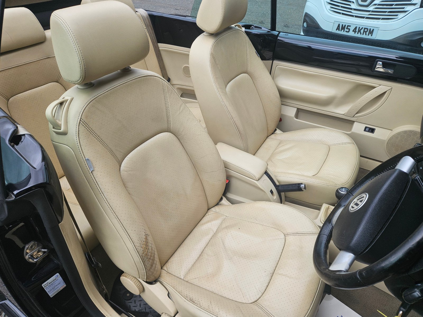 Volkswagen Beetle - Image 10
