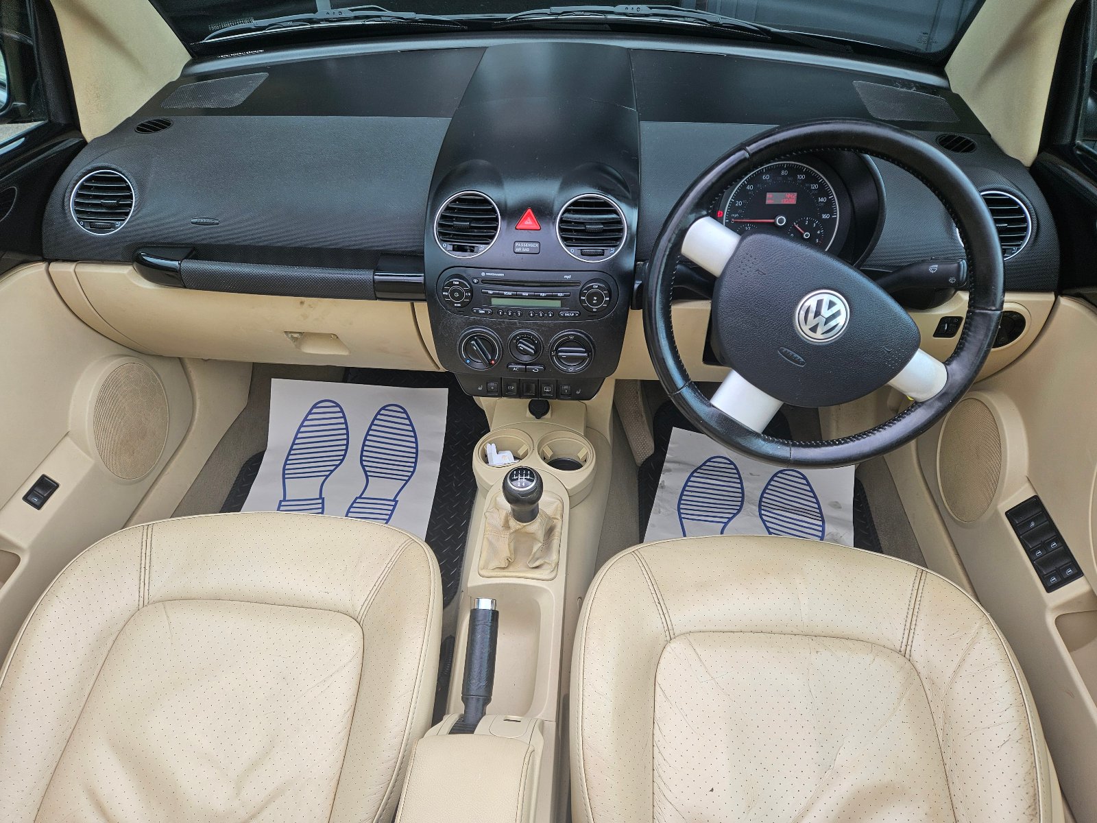 Volkswagen Beetle - Image 14