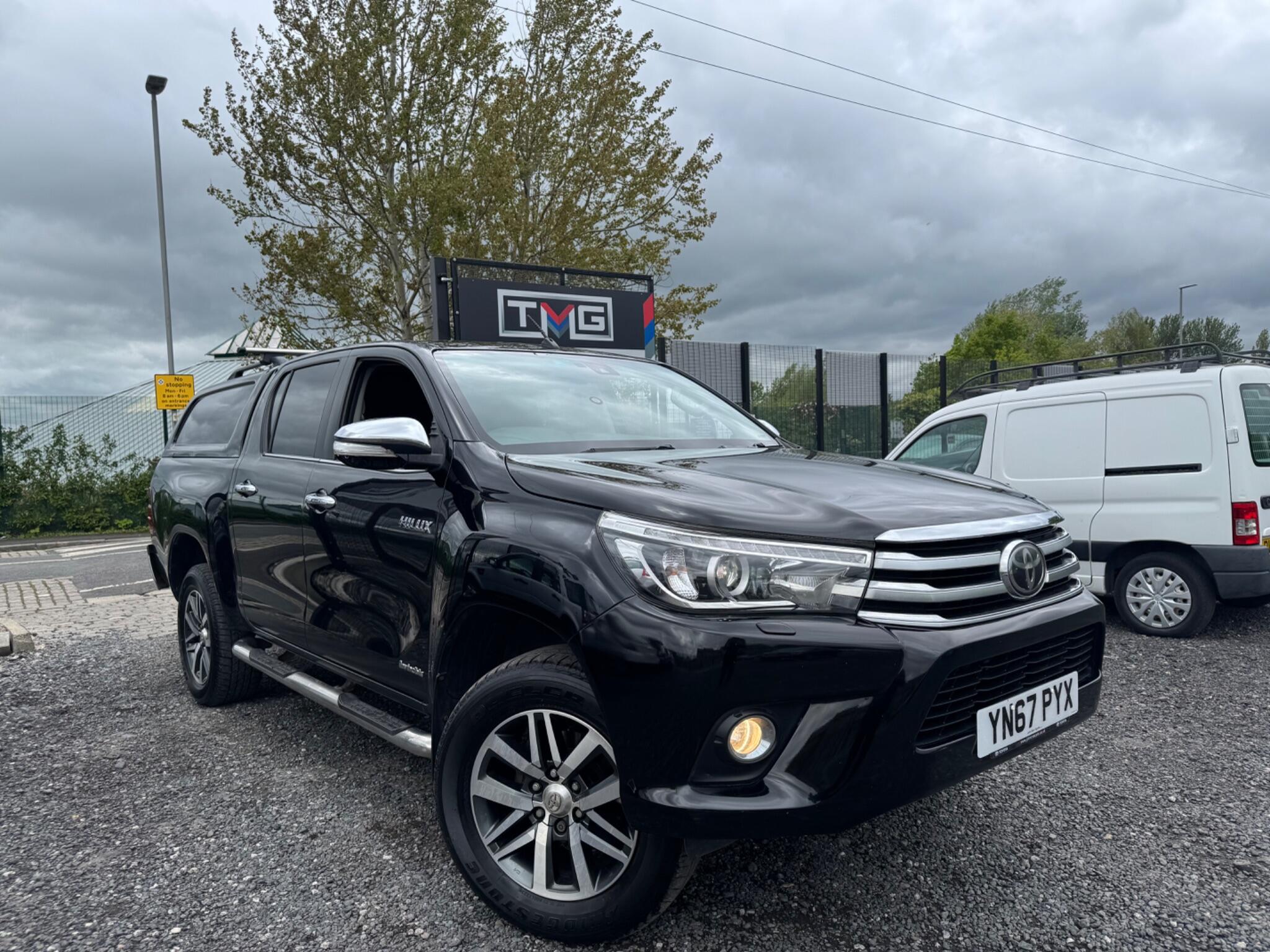 Toyota Hilux - Image 4