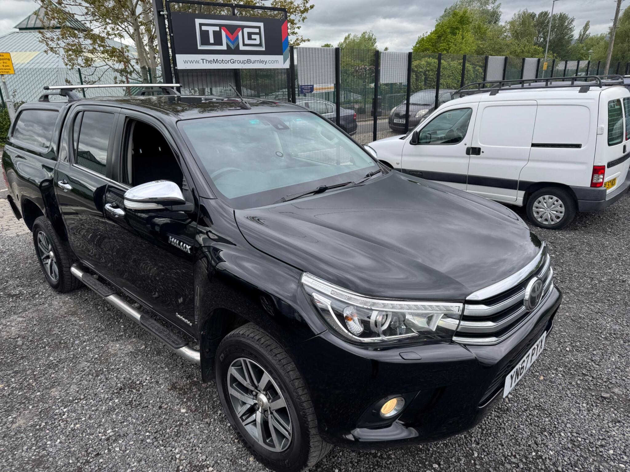 Toyota Hilux - Image 6