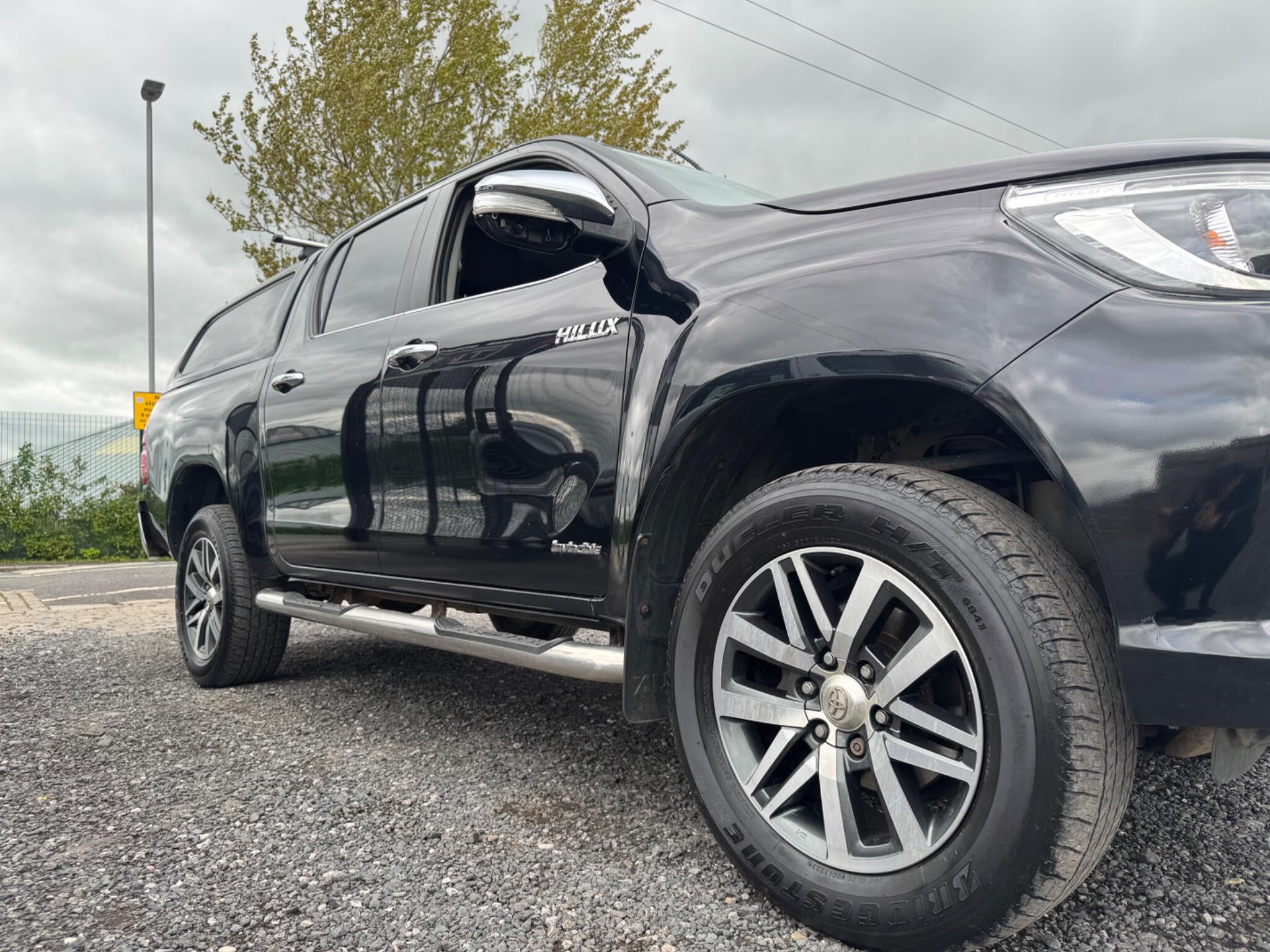 Toyota Hilux - Image 11
