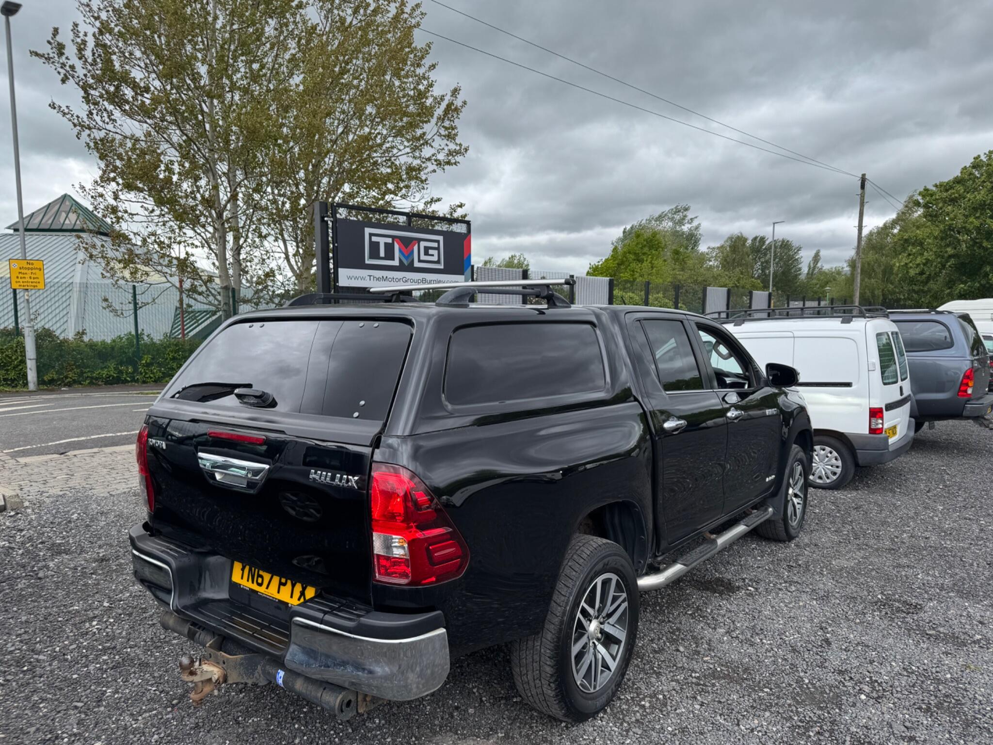 Toyota Hilux - Image 12