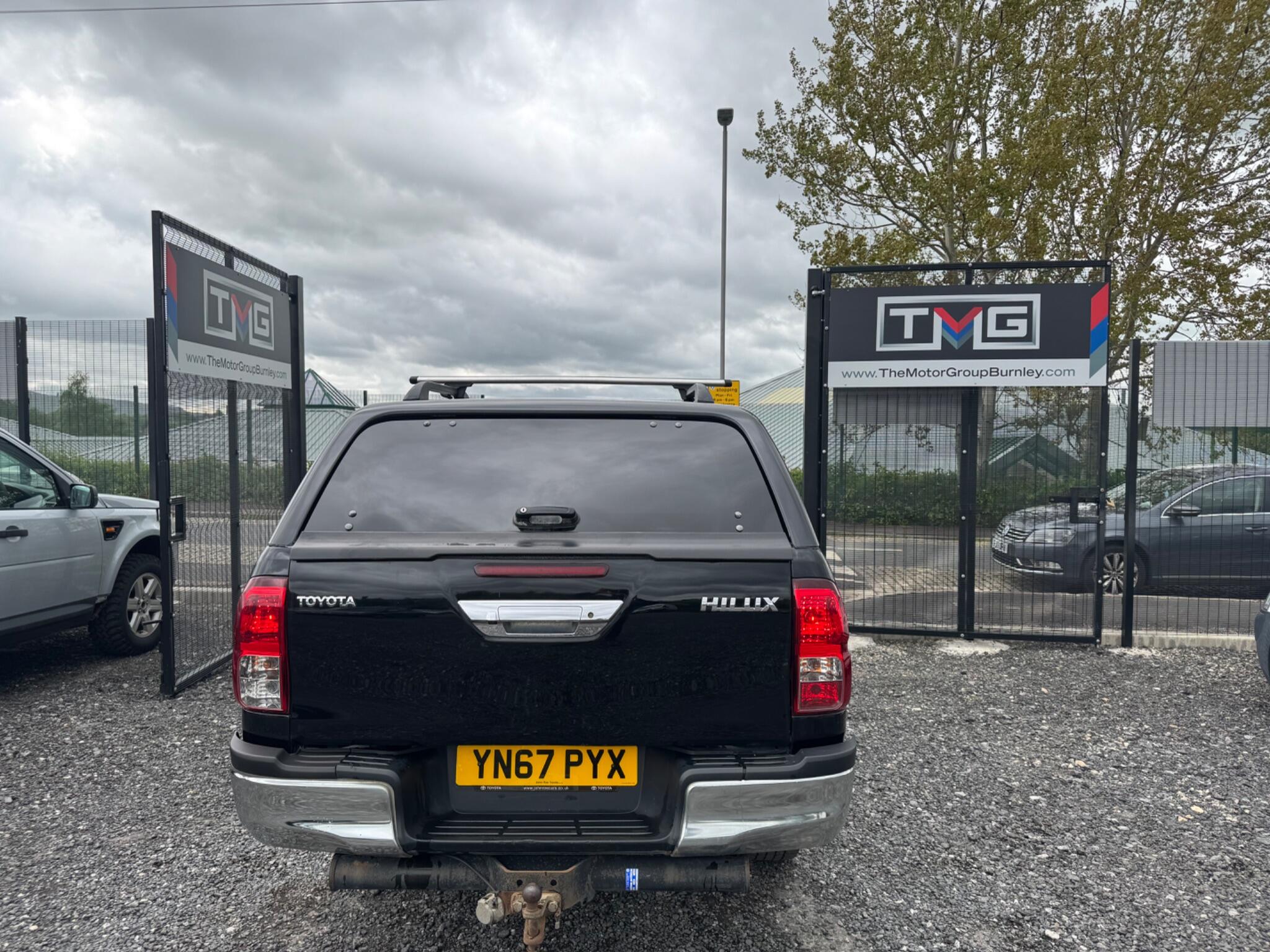 Toyota Hilux - Image 13