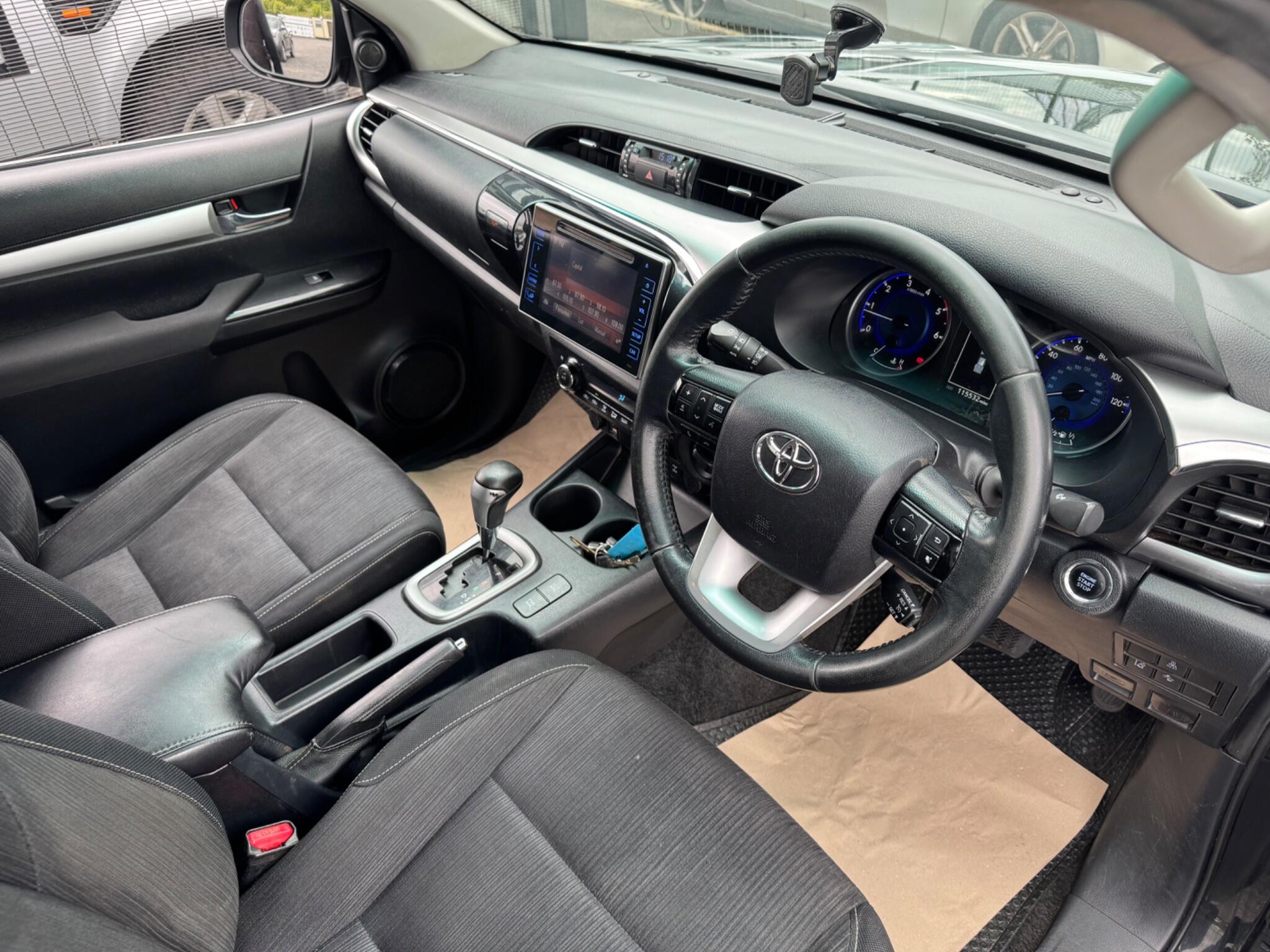 Toyota Hilux - Image 20