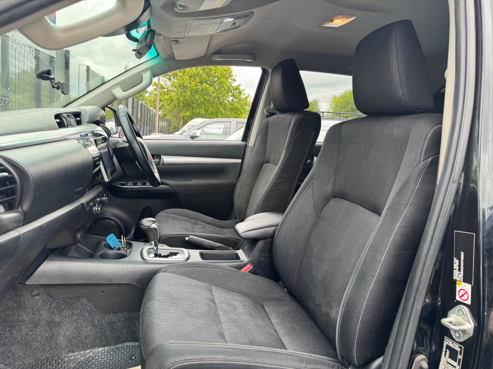 Toyota Hilux - Image 22