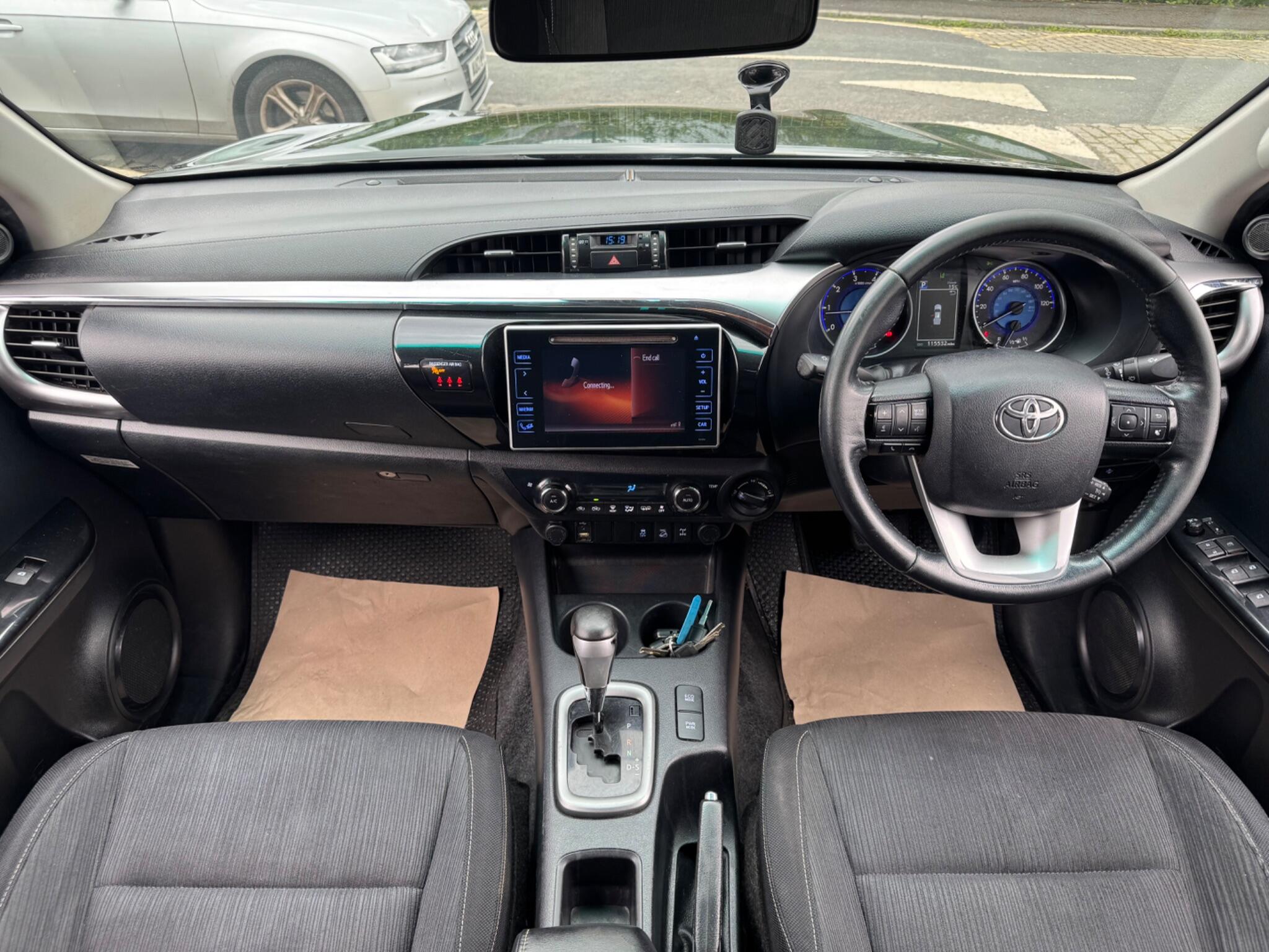 Toyota Hilux - Image 24