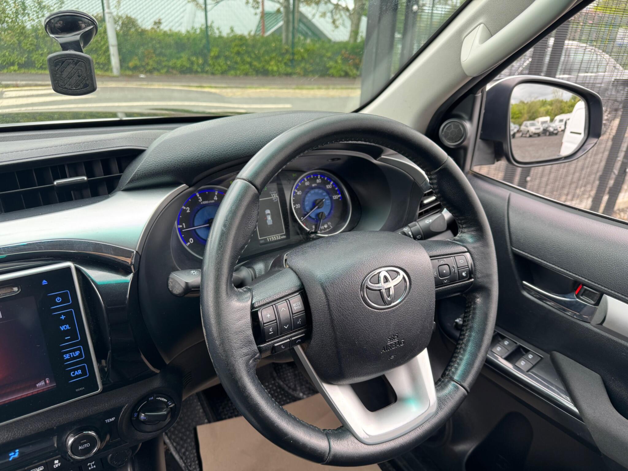 Toyota Hilux - Image 25