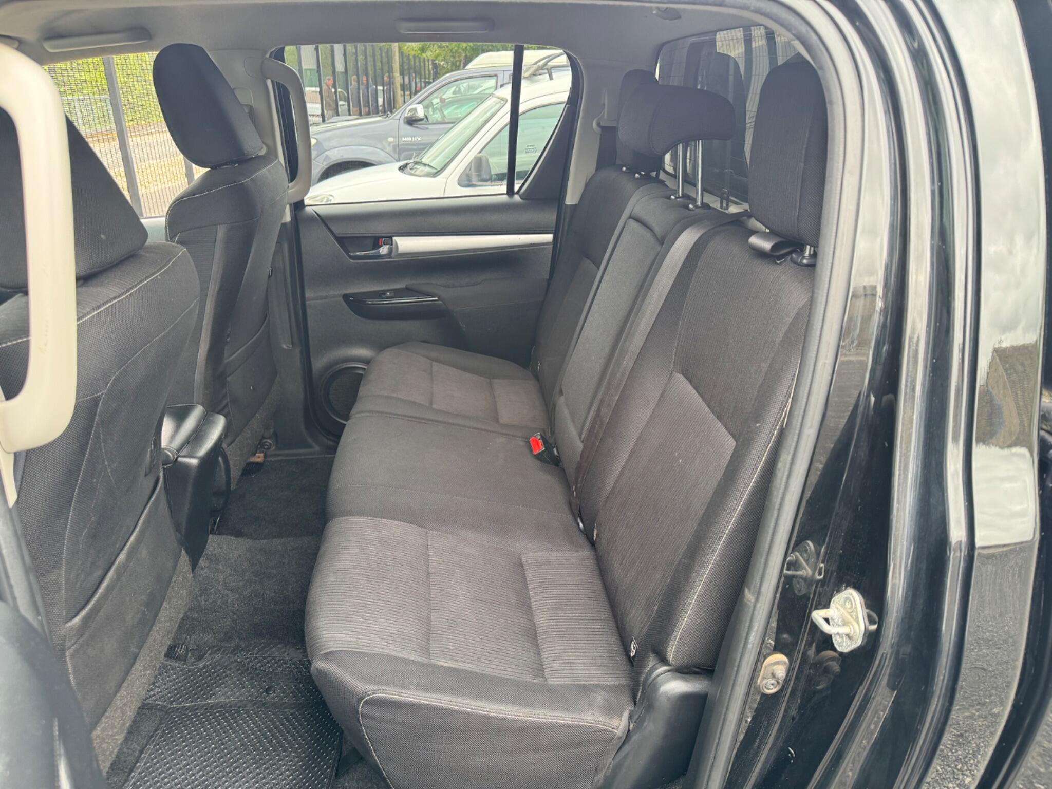 Toyota Hilux - Image 27