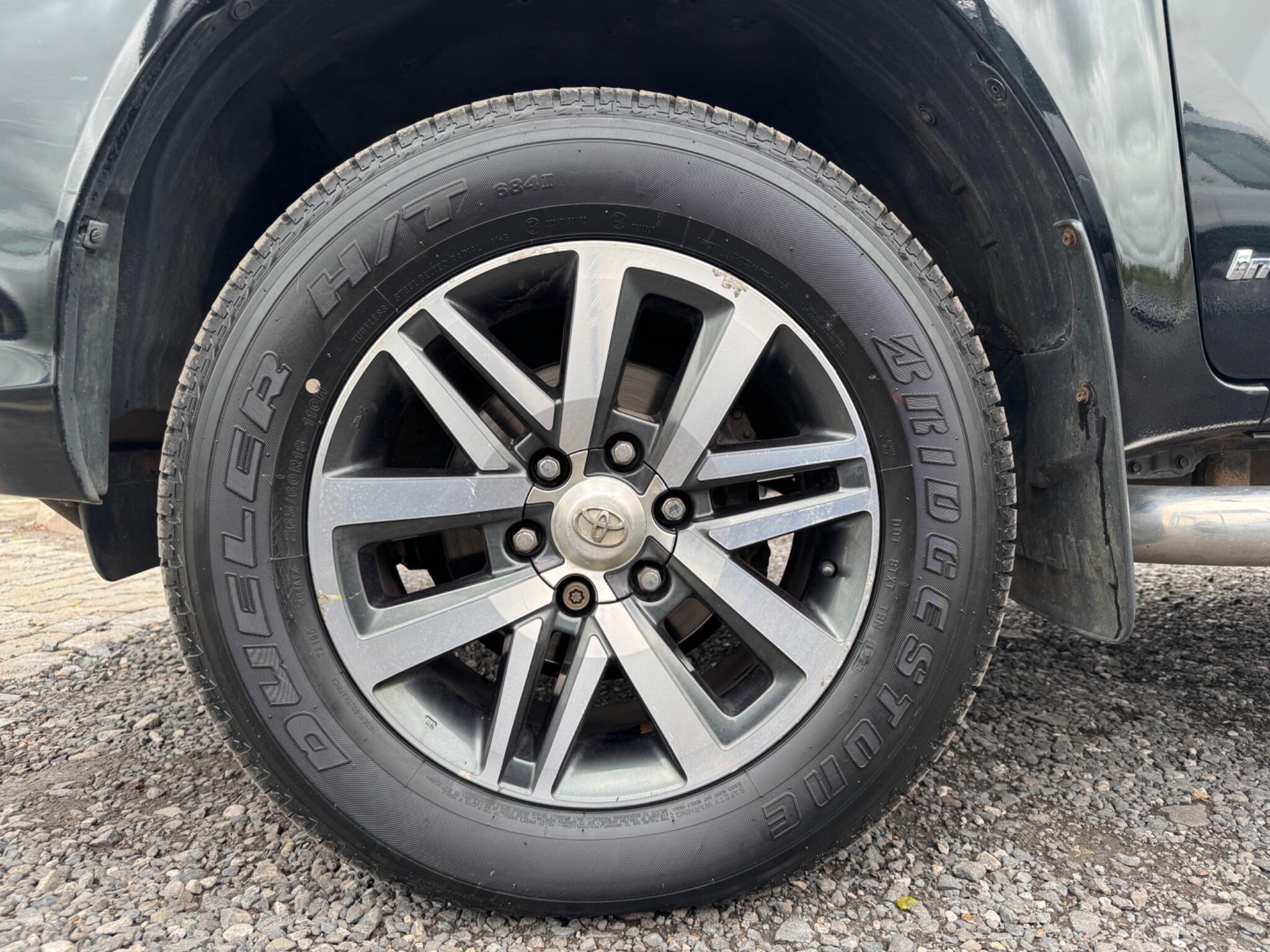 Toyota Hilux - Image 32