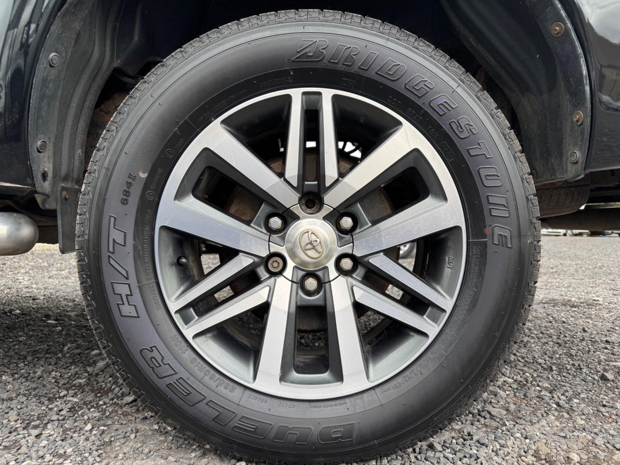 Toyota Hilux - Image 33