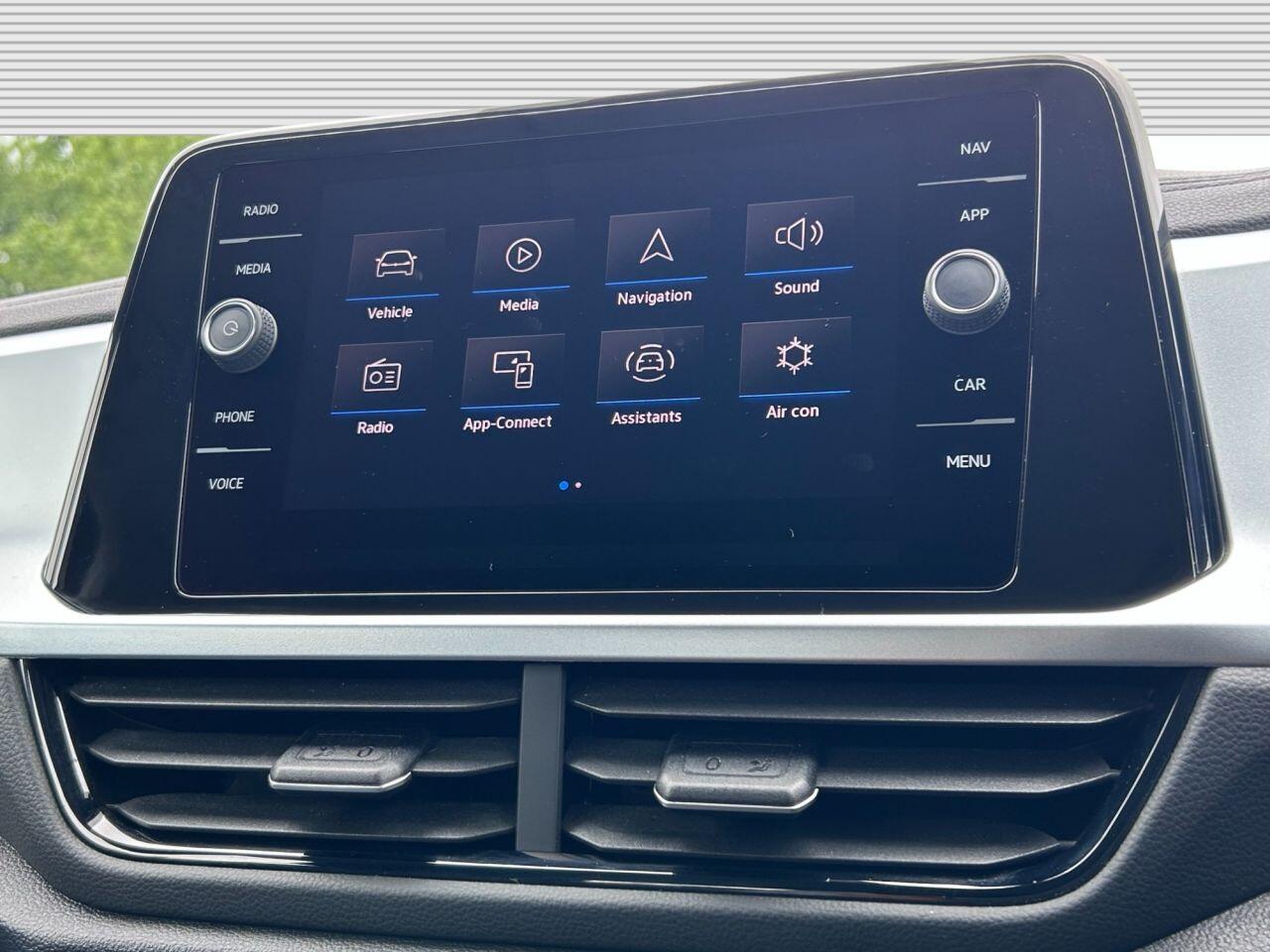 Volkswagen T-Roc - Image 16