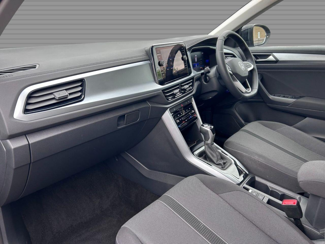 Volkswagen T-Roc - Image 15