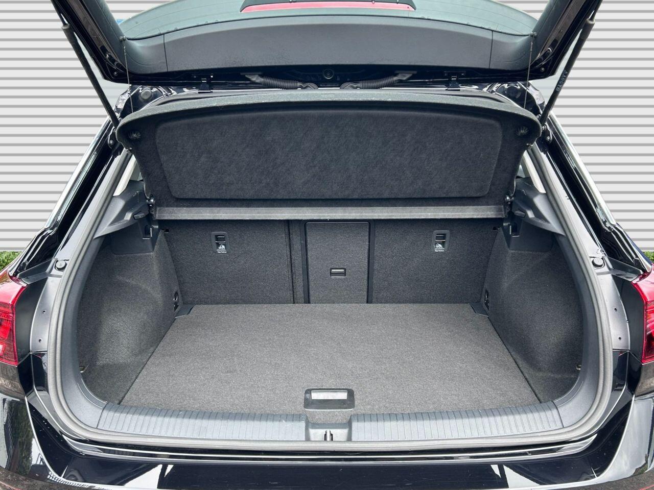 Volkswagen T-Roc - Image 12