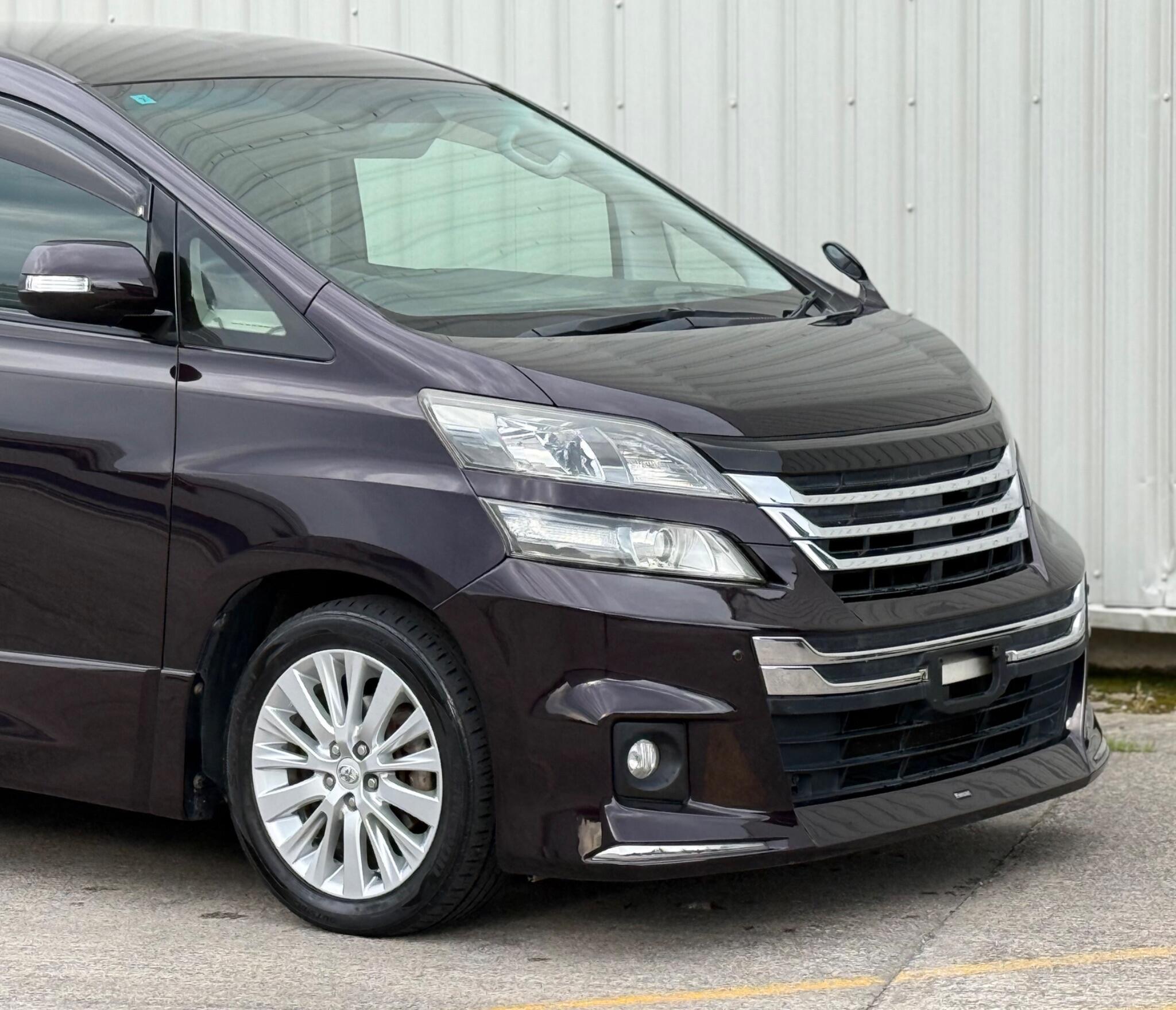 Toyota Vellfire - Image 12