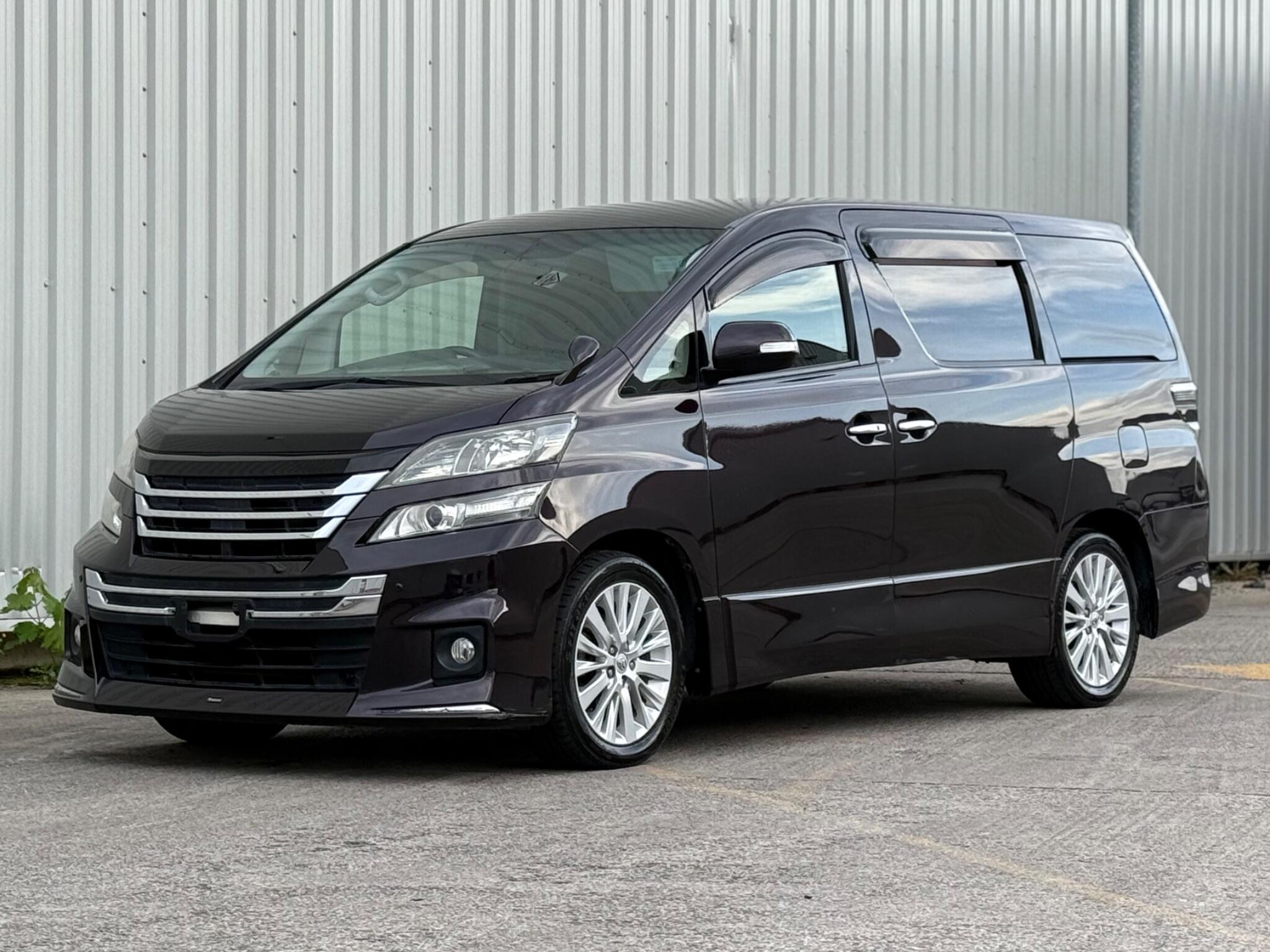 Toyota Vellfire - Image 14