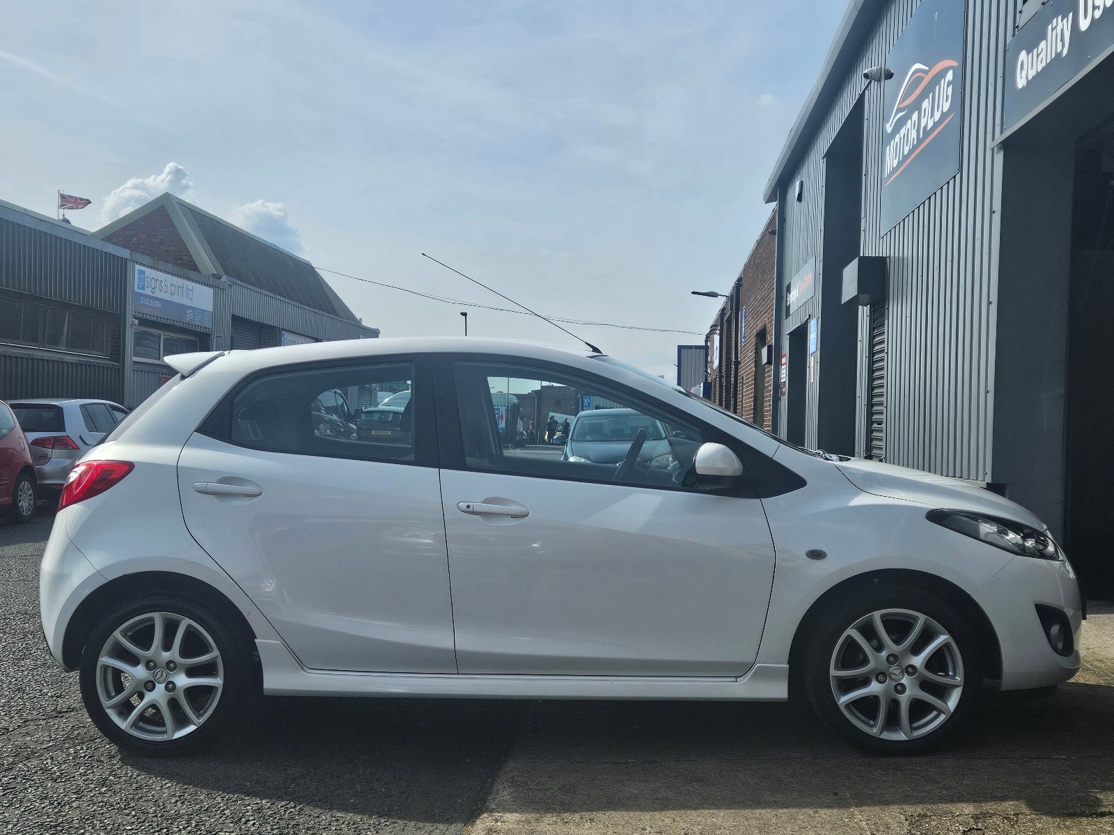 Mazda MAZDA2 - Image 7
