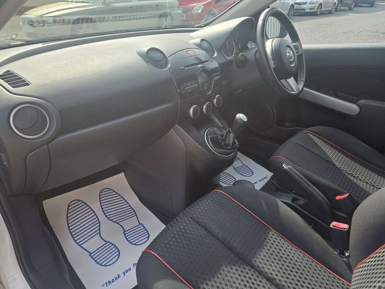 Mazda MAZDA2 - Image 15