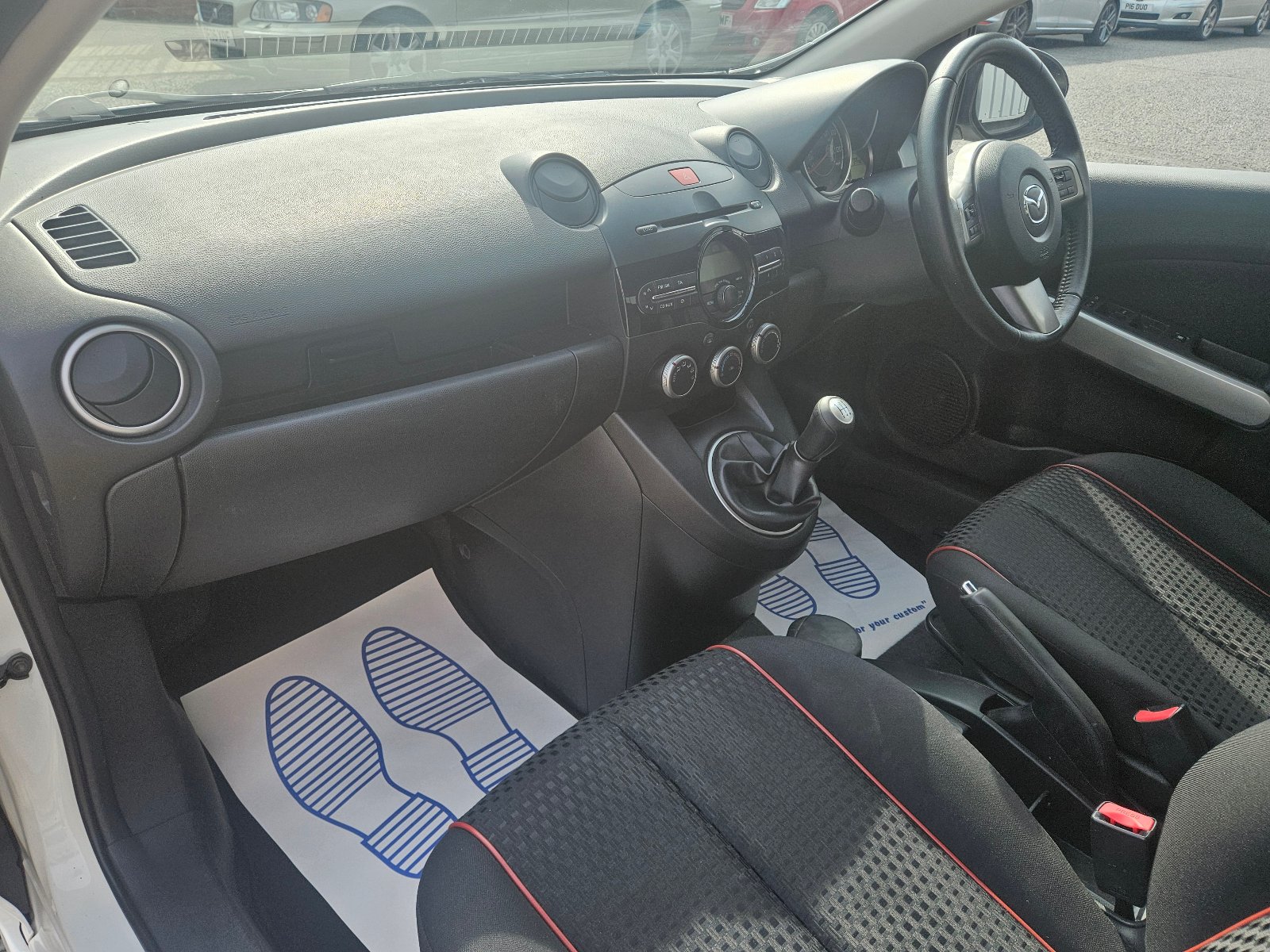 Mazda MAZDA2 - Image 19