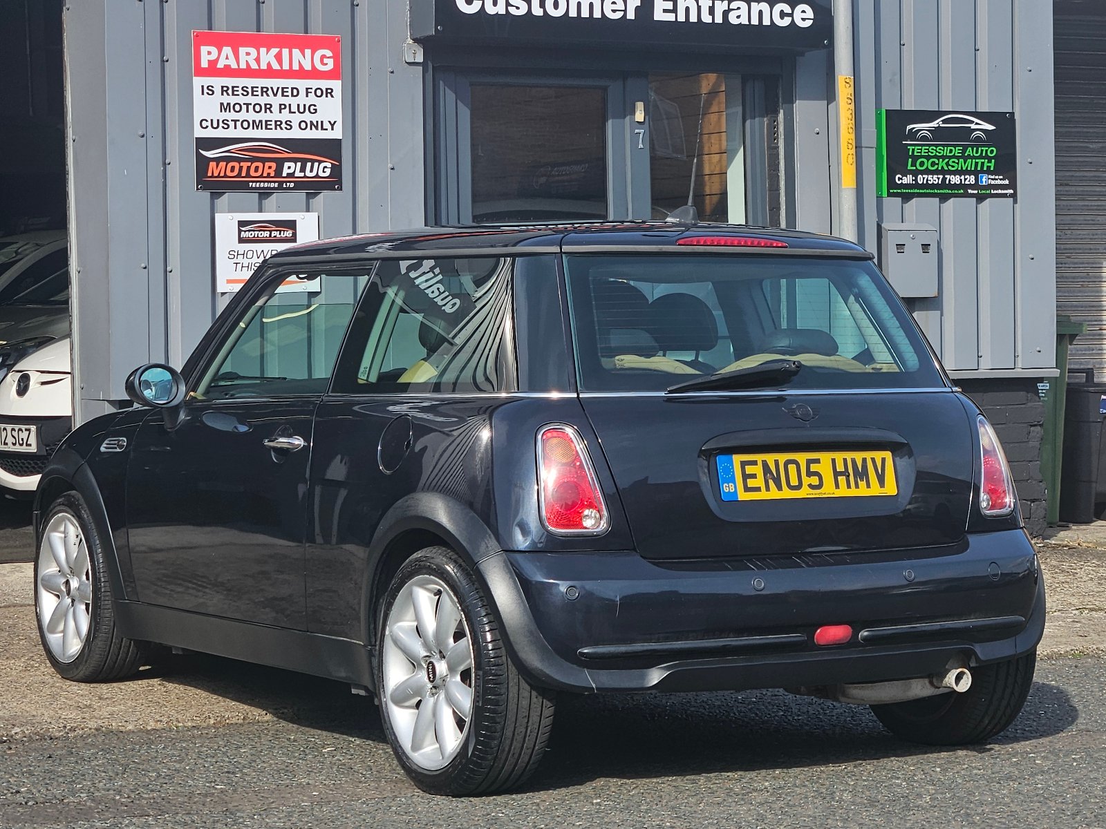 MINI Hatch - Image 2