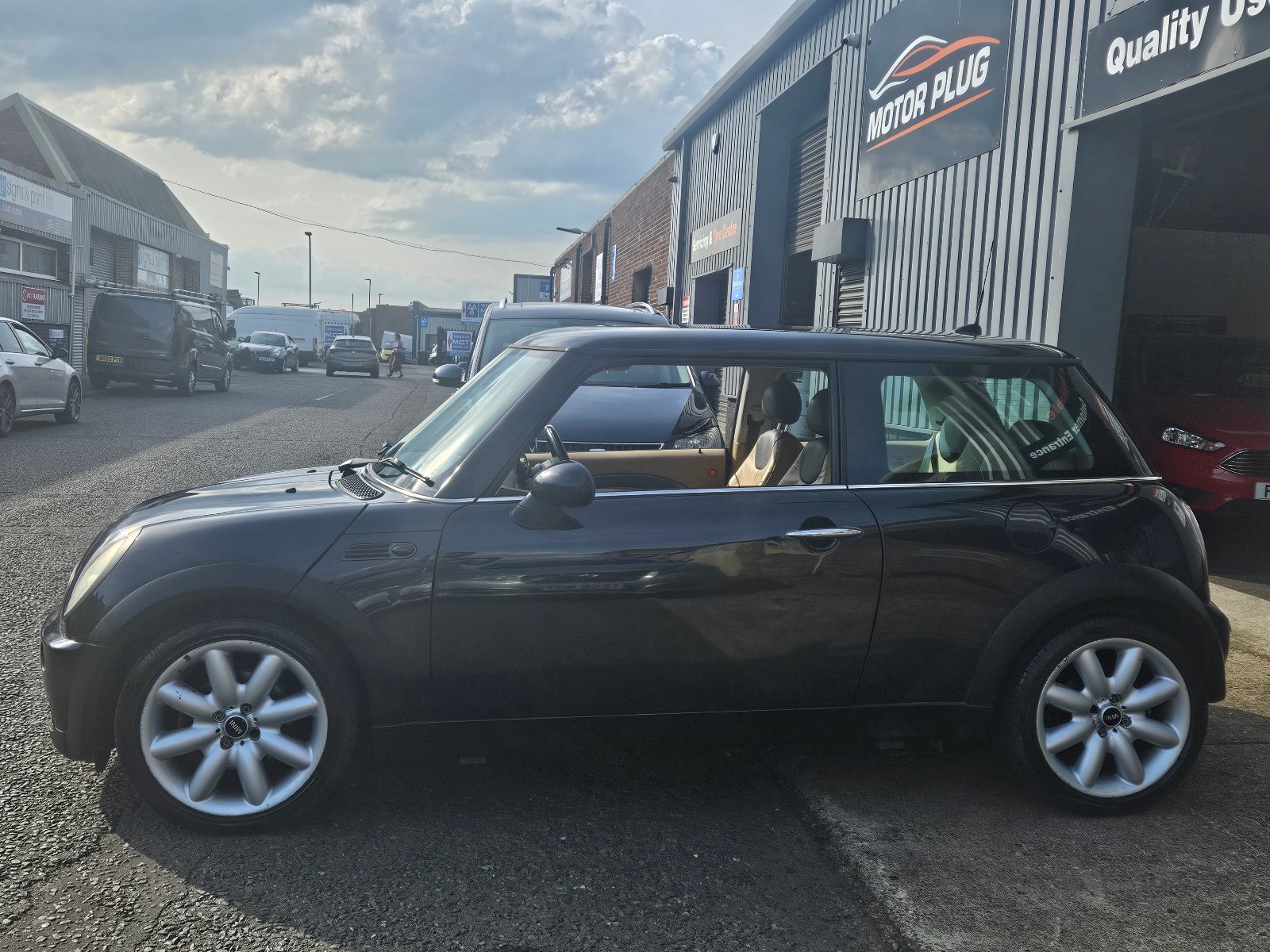 MINI Hatch - Image 7