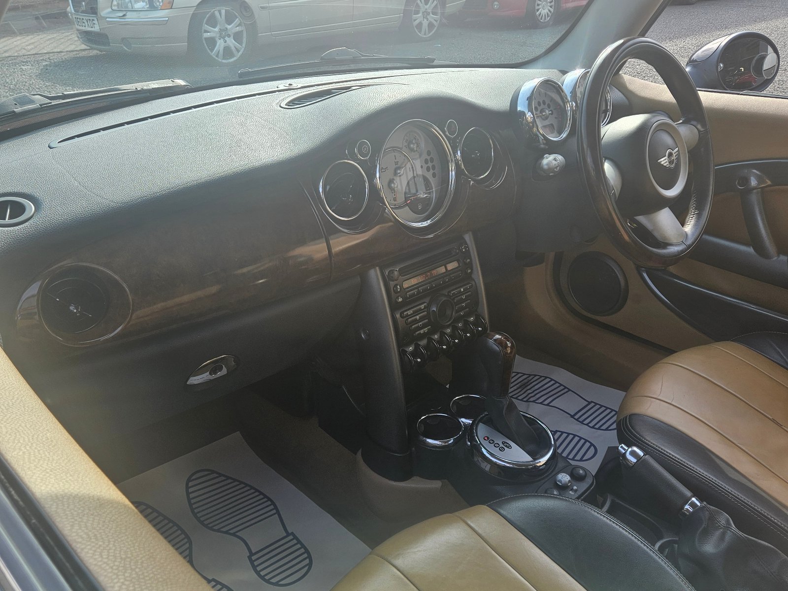 MINI Hatch - Image 10