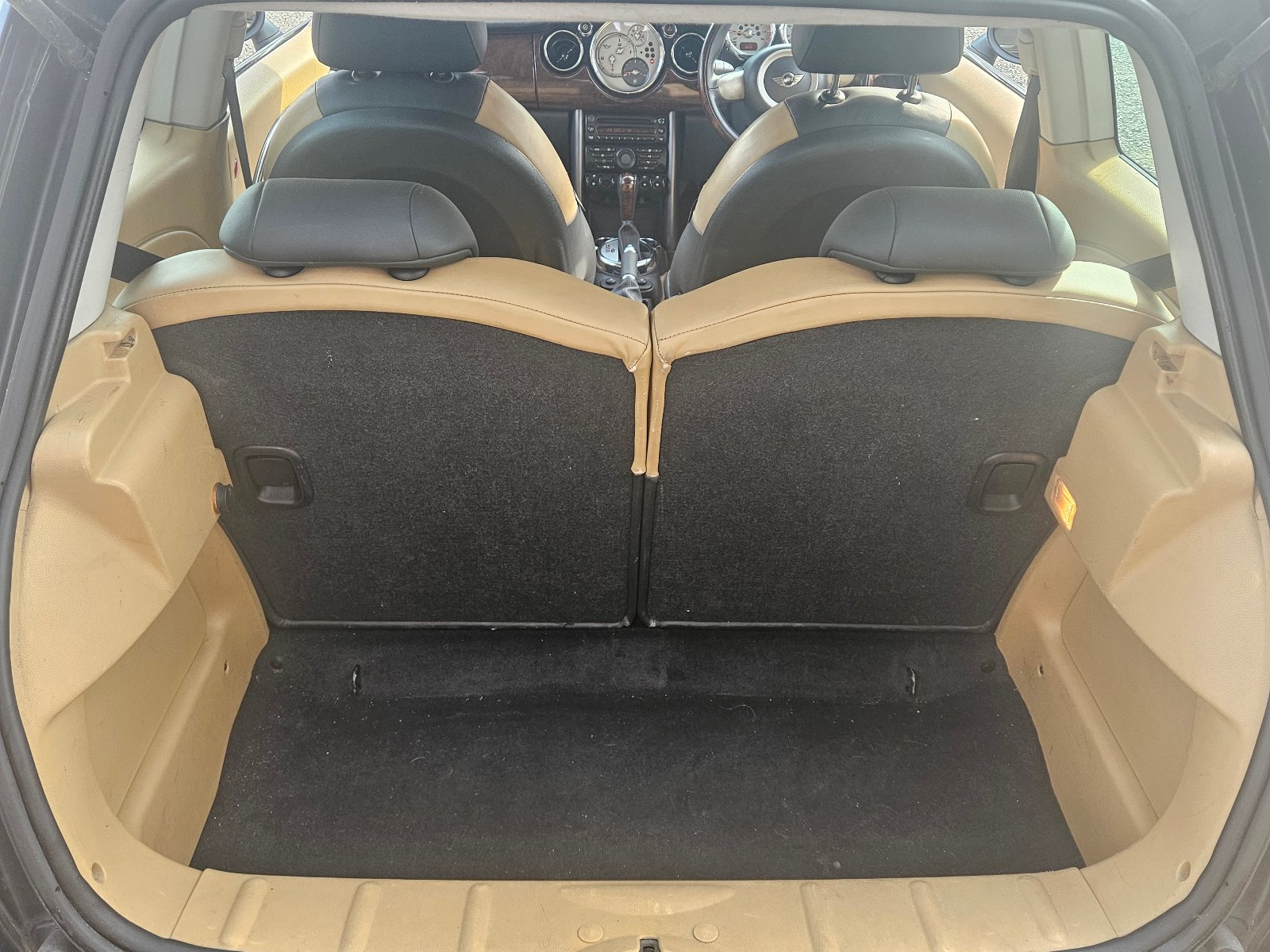MINI Hatch - Image 14
