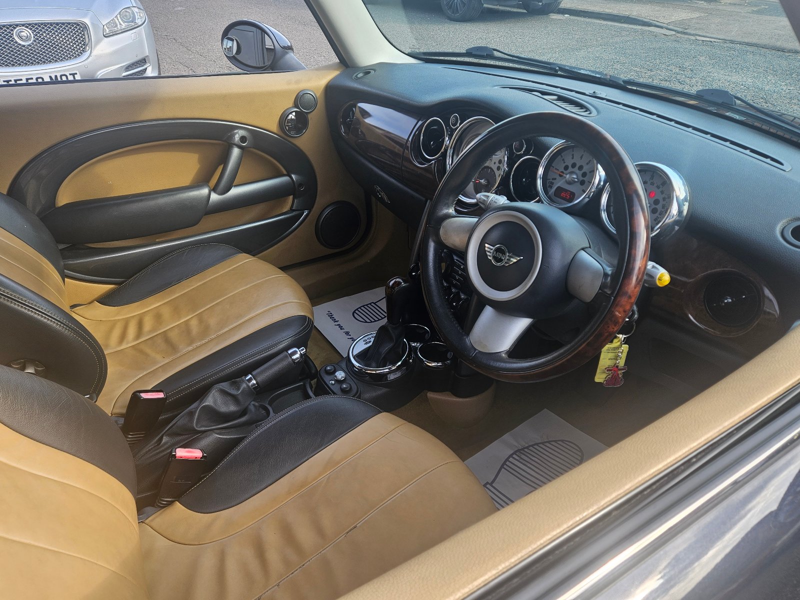 MINI Hatch - Image 16