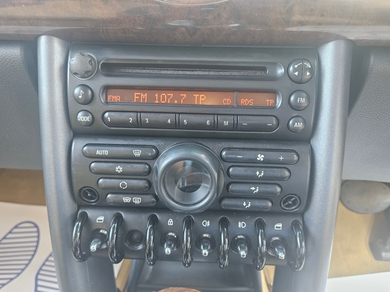 MINI Hatch - Image 21