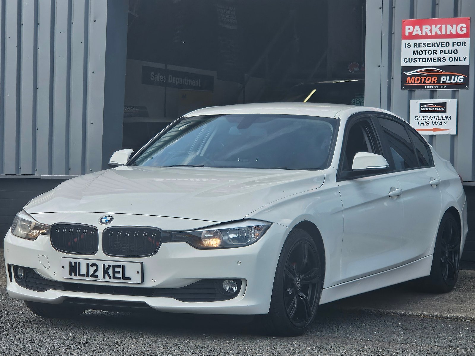 BMW 3 Series - Image 5