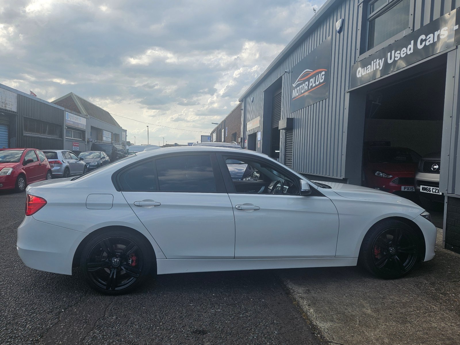 BMW 3 Series - Image 7