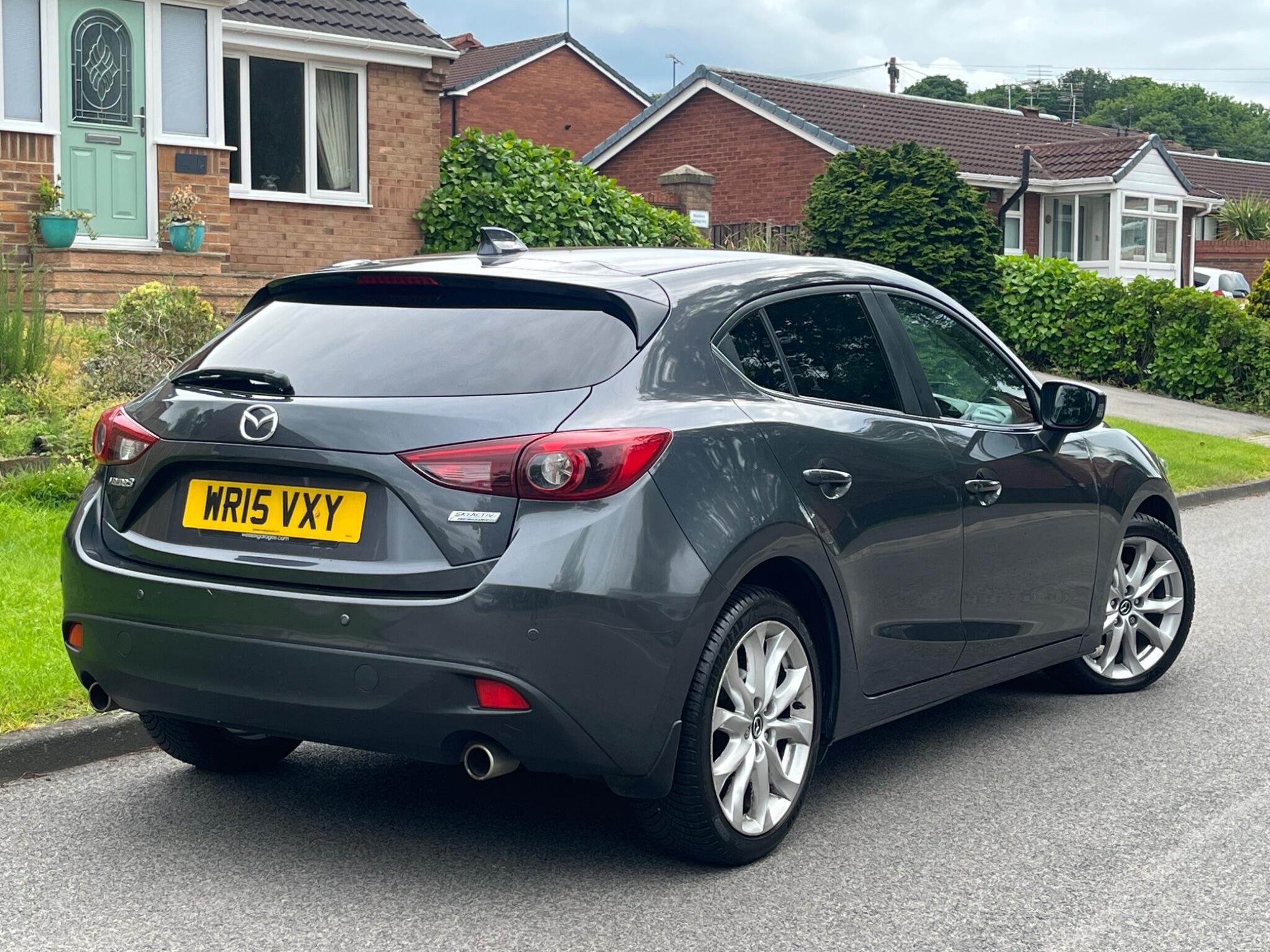 Mazda MAZDA3 - Image 2