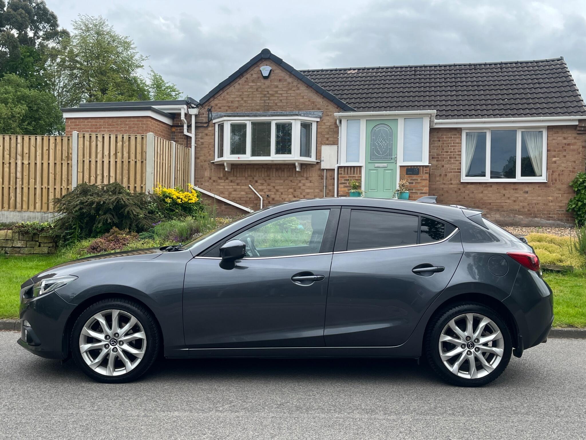 Mazda MAZDA3 - Image 3