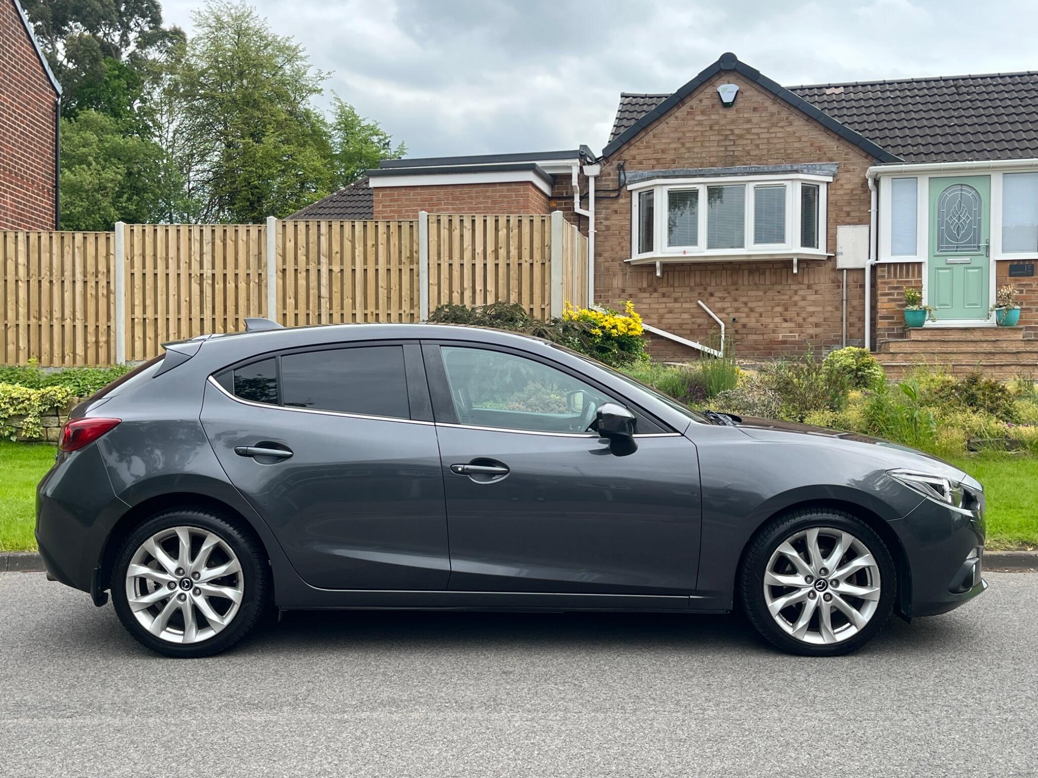 Mazda MAZDA3 - Image 11