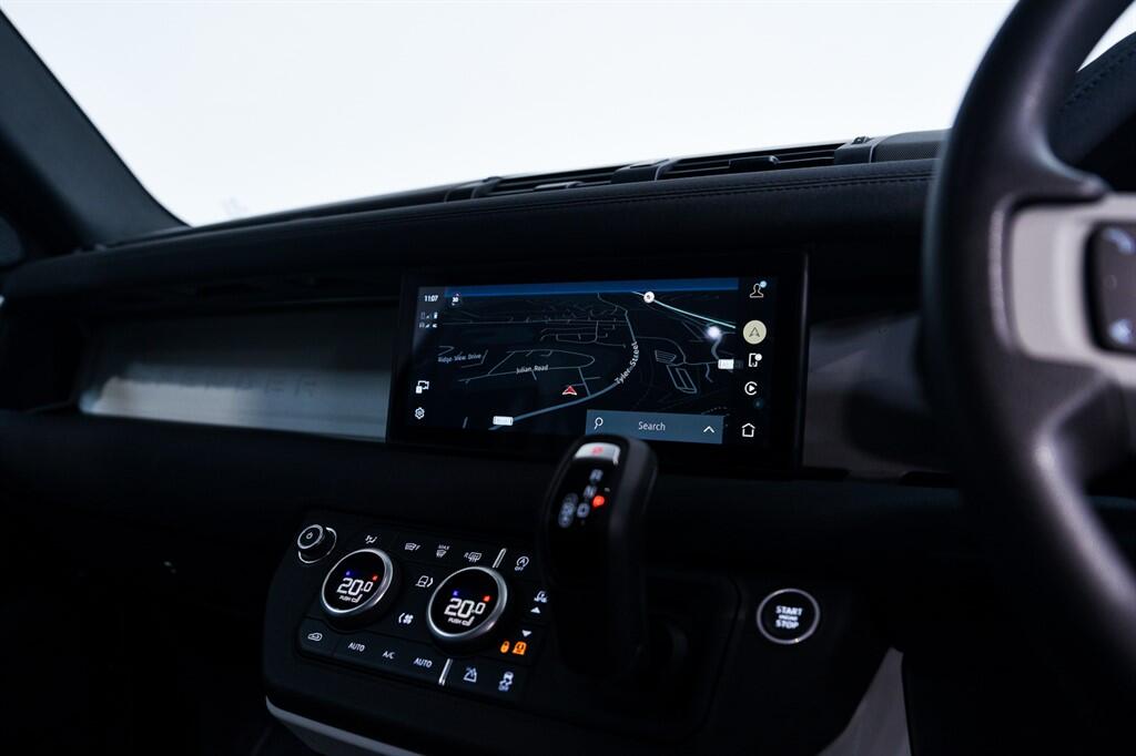 Land Rover Defender 110 - Image 20