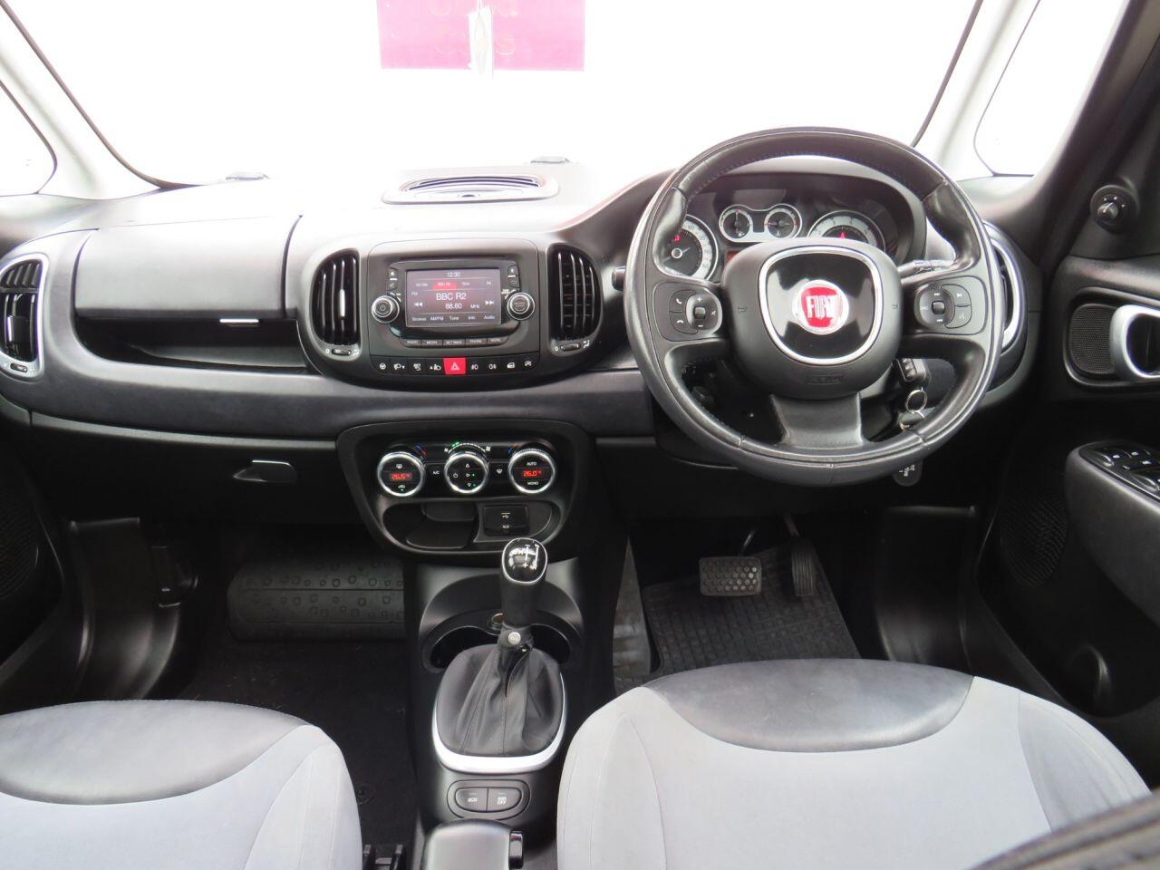 Fiat 500L - Image 2