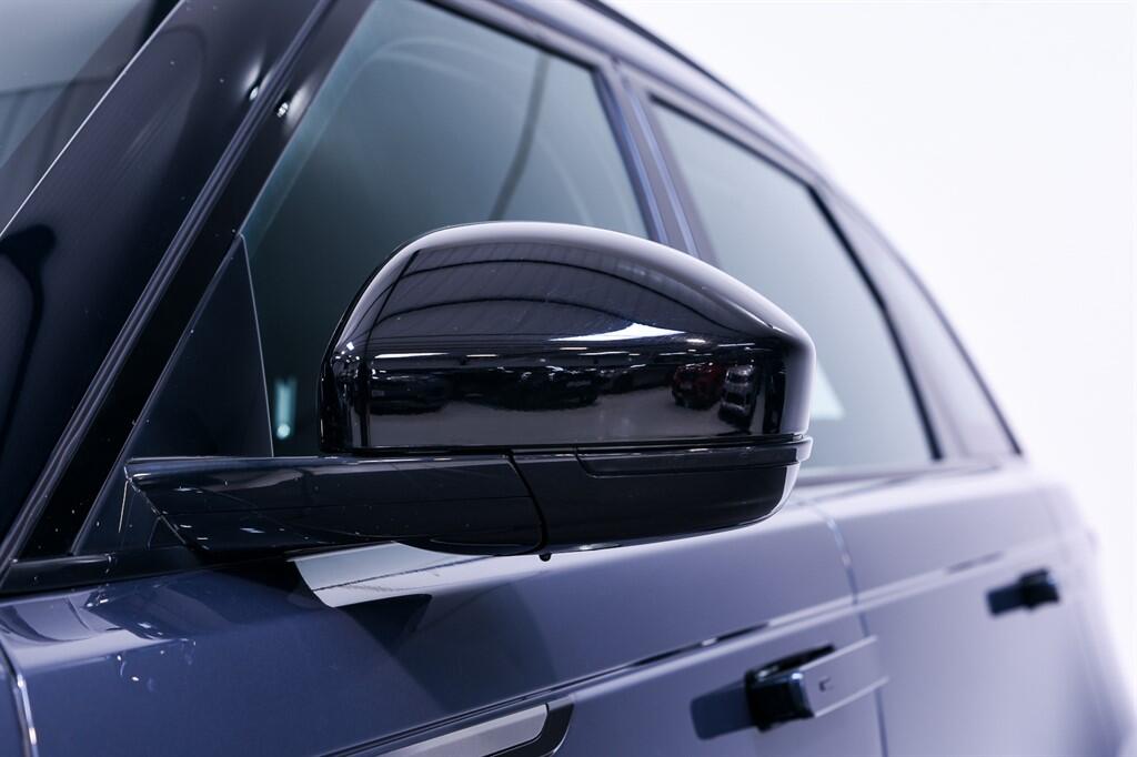 Land Rover Range Rover Velar - Image 10