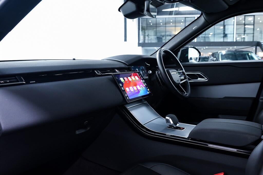 Land Rover Range Rover Velar - Image 13