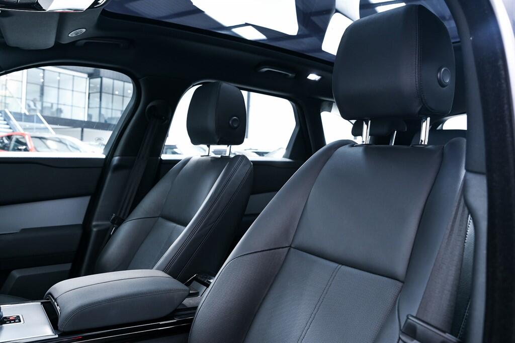 Land Rover Range Rover Velar - Image 14
