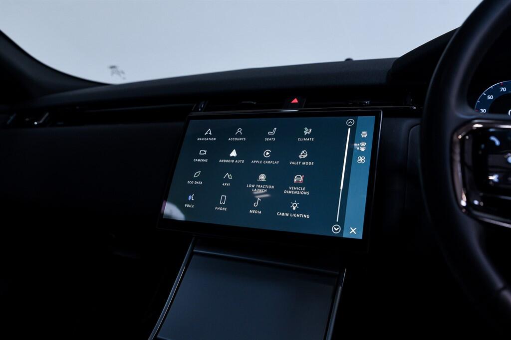 Land Rover Range Rover Velar - Image 18