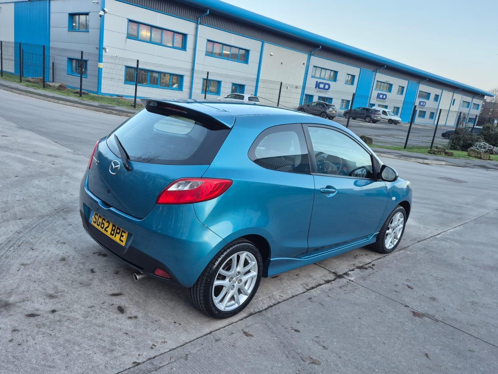 Mazda MAZDA2 - Image 11