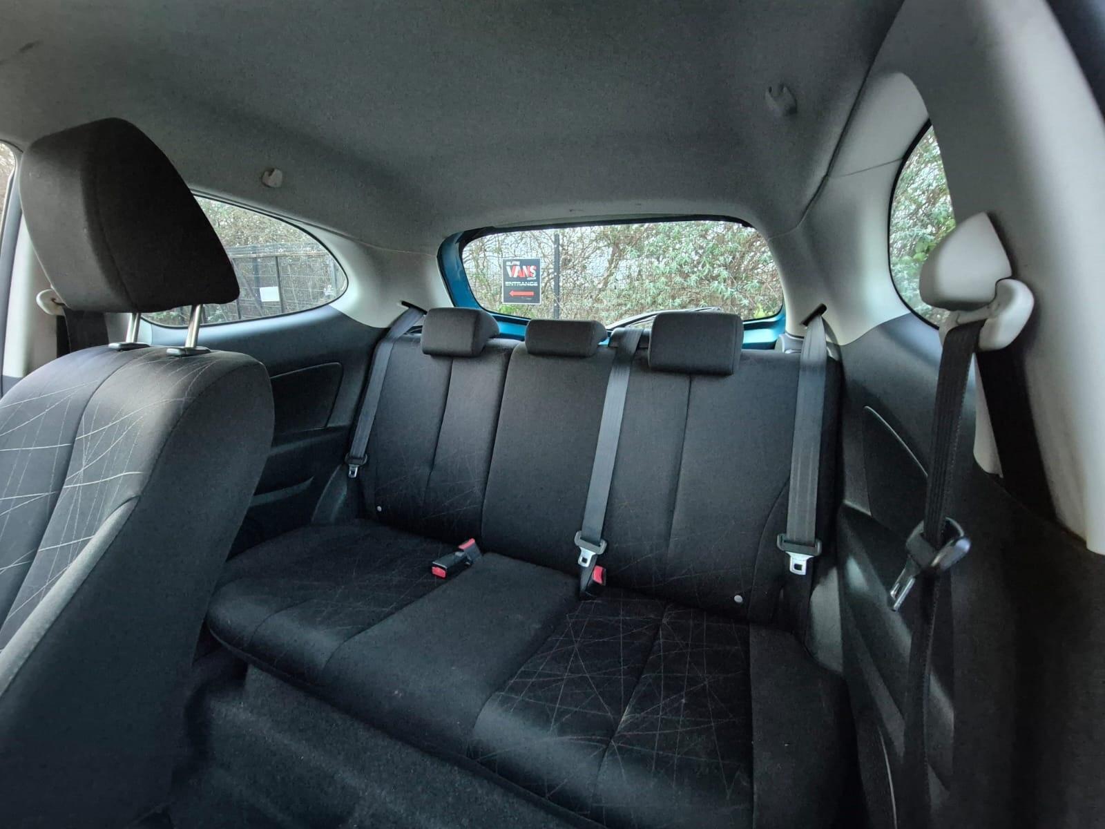 Mazda MAZDA2 - Image 16