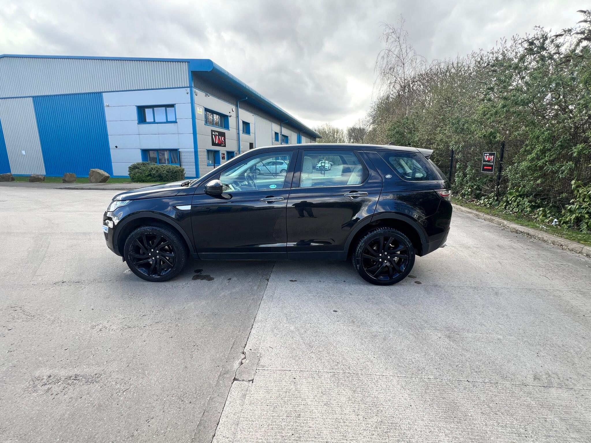 Land Rover DISCOVERY SPORT - Image 6