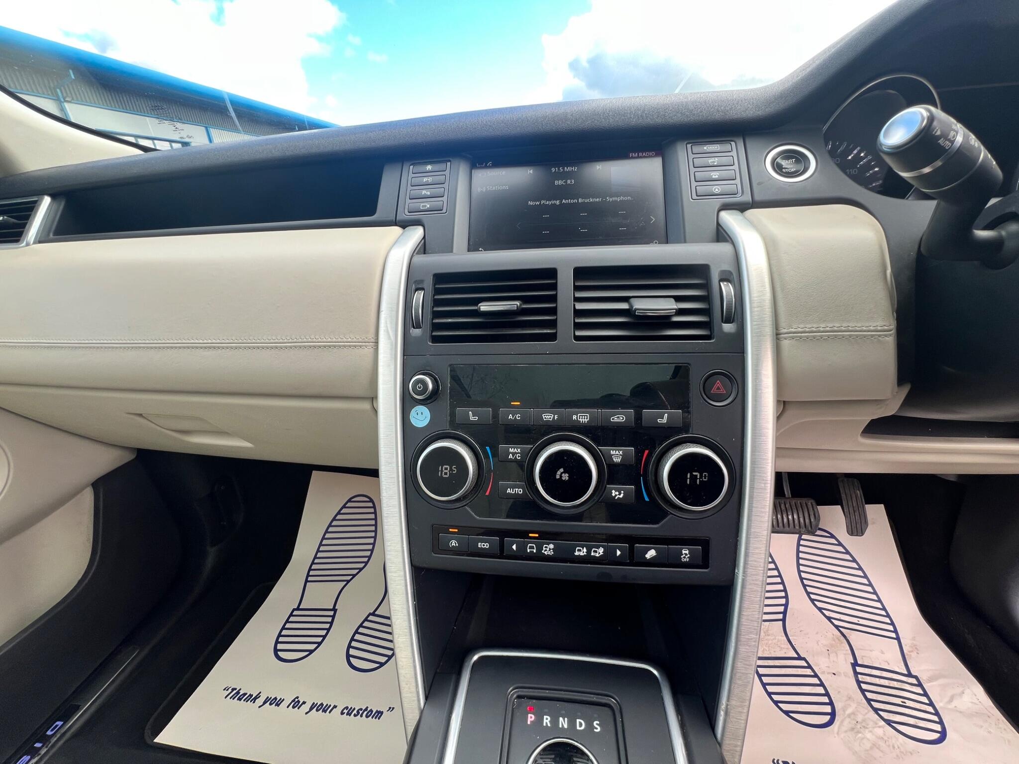Land Rover DISCOVERY SPORT - Image 12