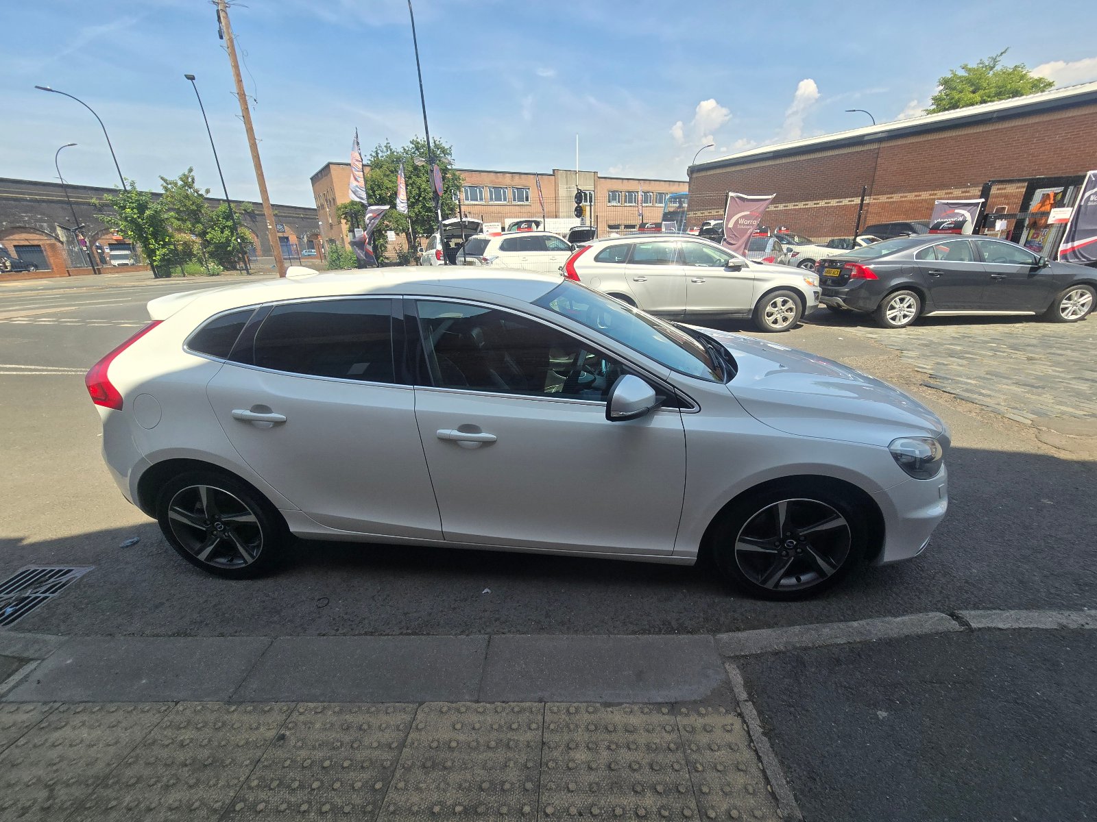 Volvo V40 - Image 3