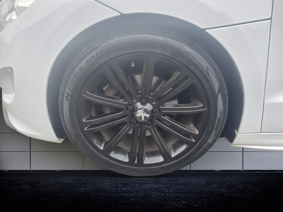 Peugeot RCZ - Image 6